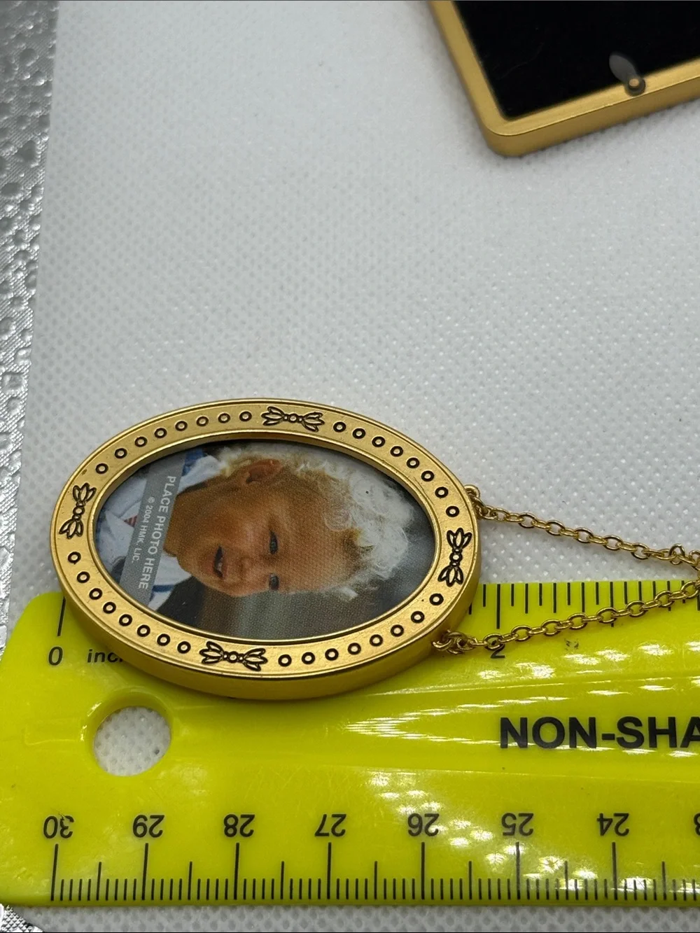 5 Small Gold tone Hanging Photo picture Frames detailed metal